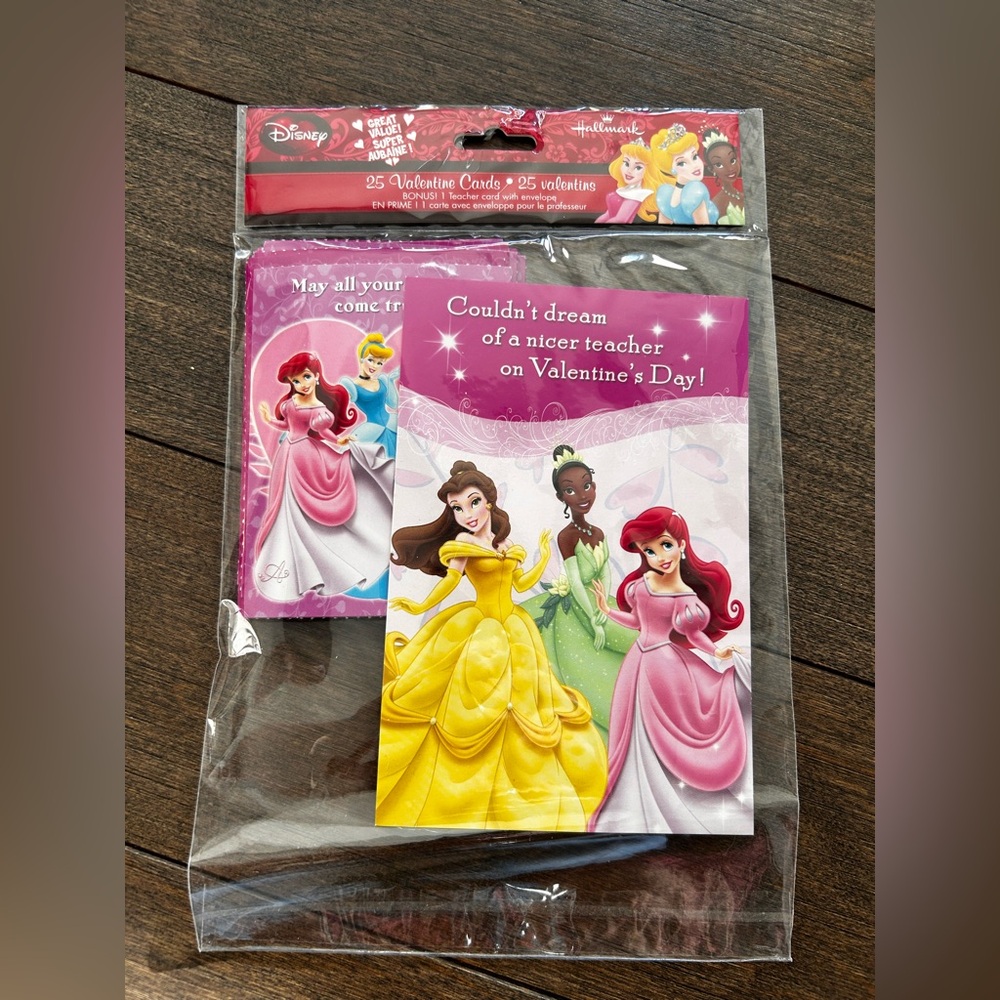 Disney princess Valentine’s Day cards‎